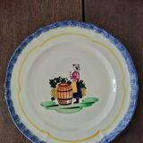 Assiette peint a la main Faiencerie S R scene bretonne
