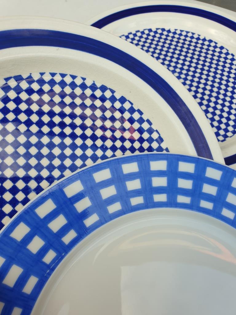 Set 3 variegated dessert plates Guy Degrenne and Gien cobalt blue