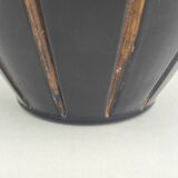 Vase en verre noir