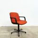 Fauteuil visiteur Charles Pollock pour Comforto — lainage orange, années 70