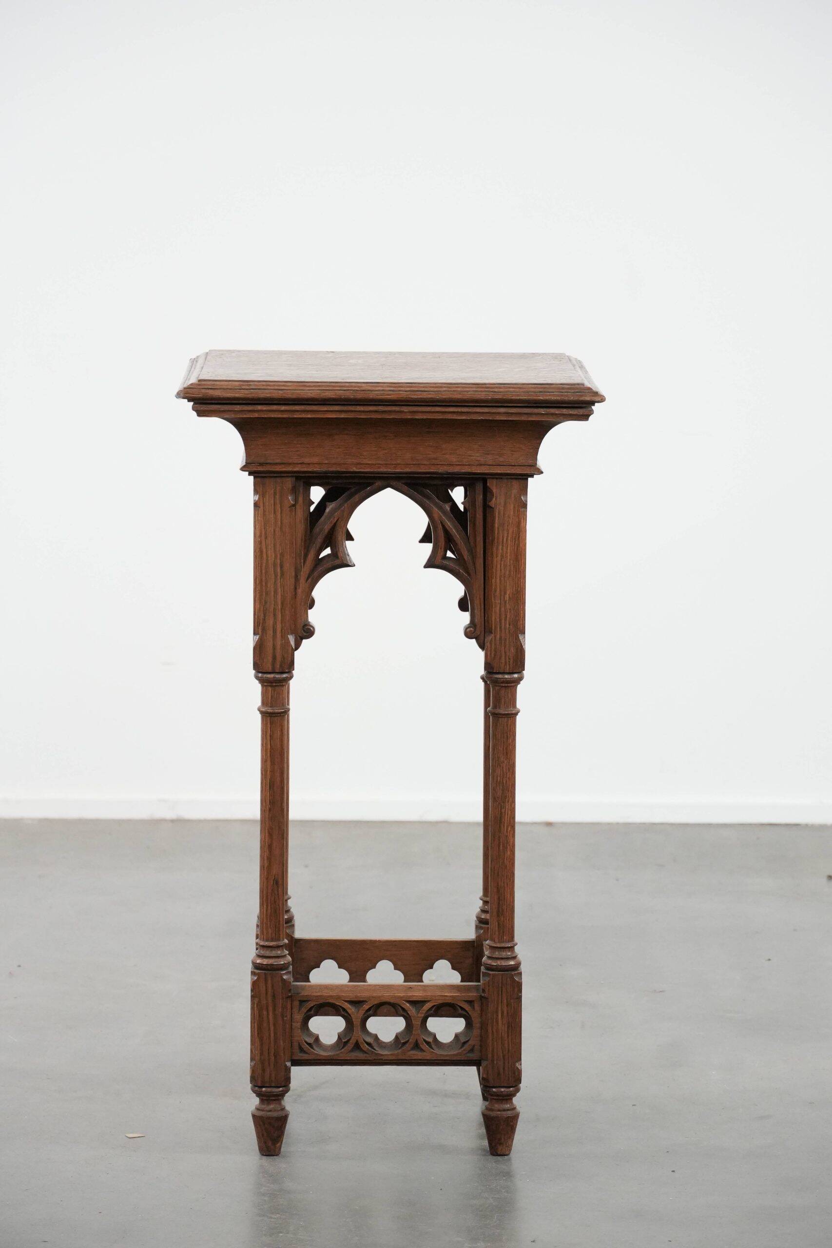 Elegant antique oak side table in Gothic style from the mid-19th century