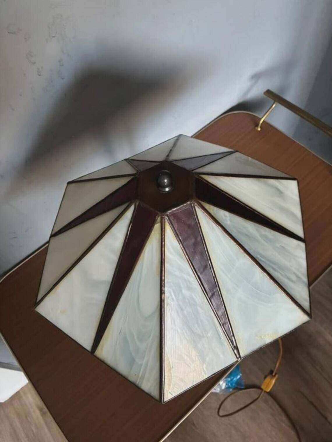 Honsel Tiffany-style table lamp, cream and red glass shade, 1970s