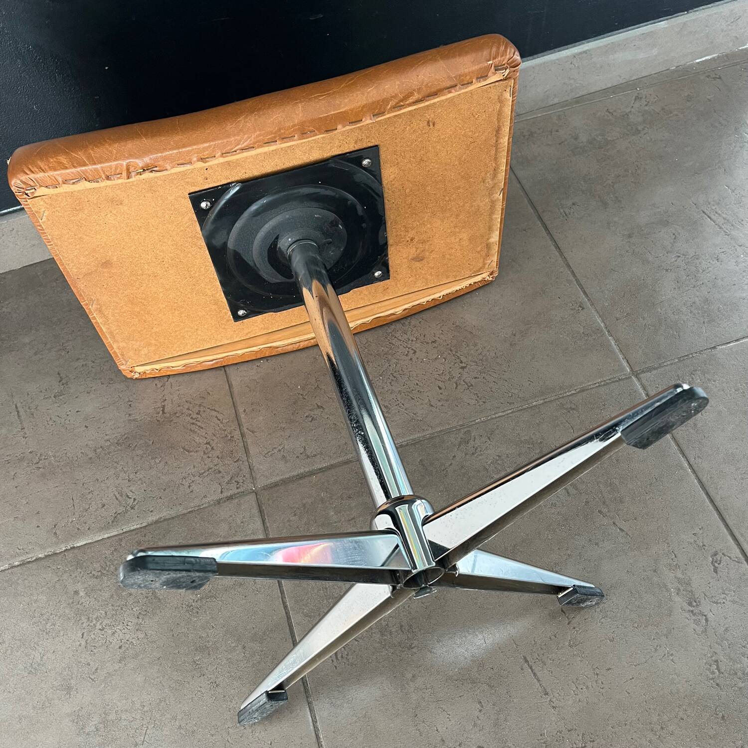 70s piano stool