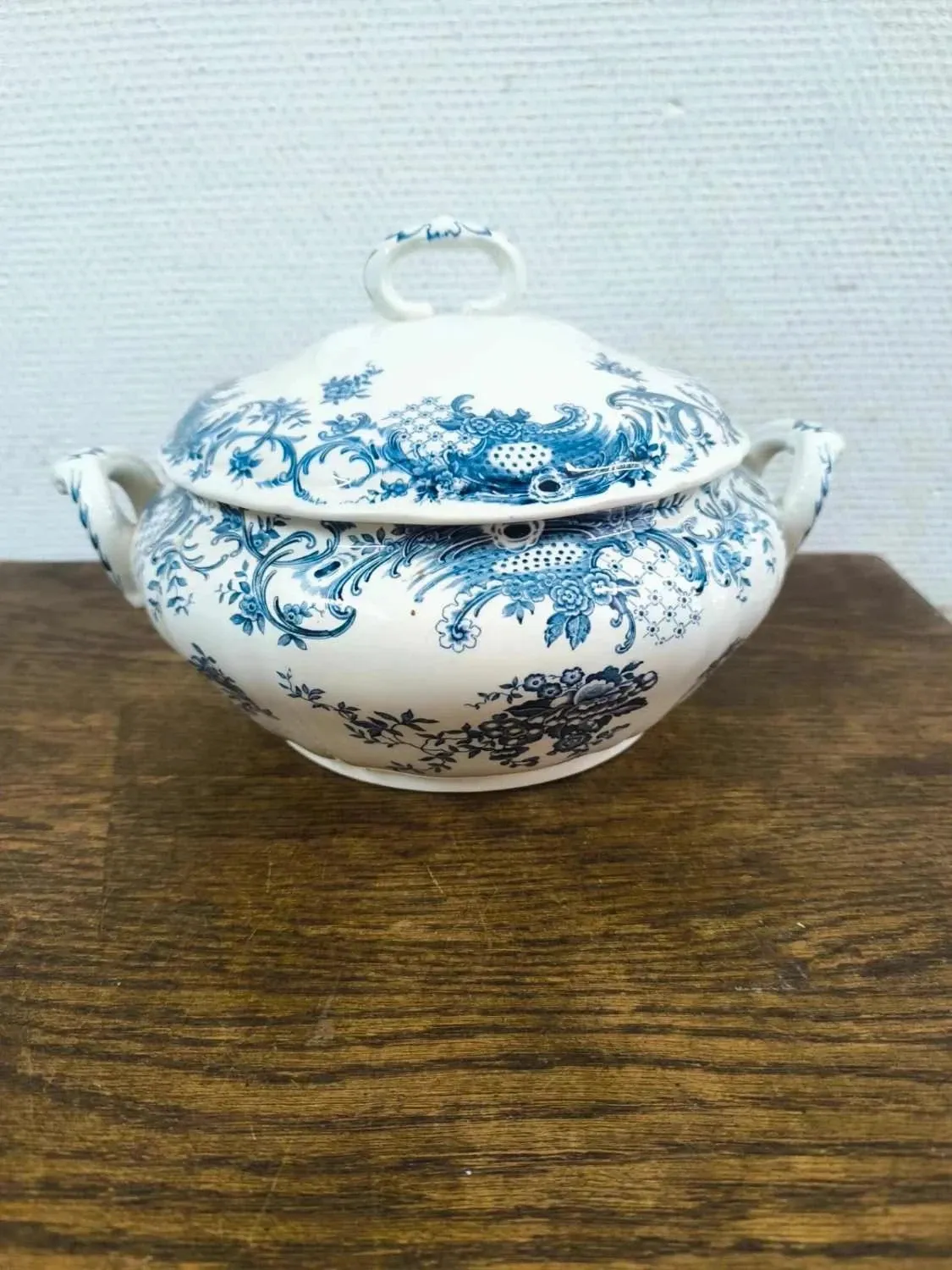 Large soup tureens Villeroy and Boch Valeria blue