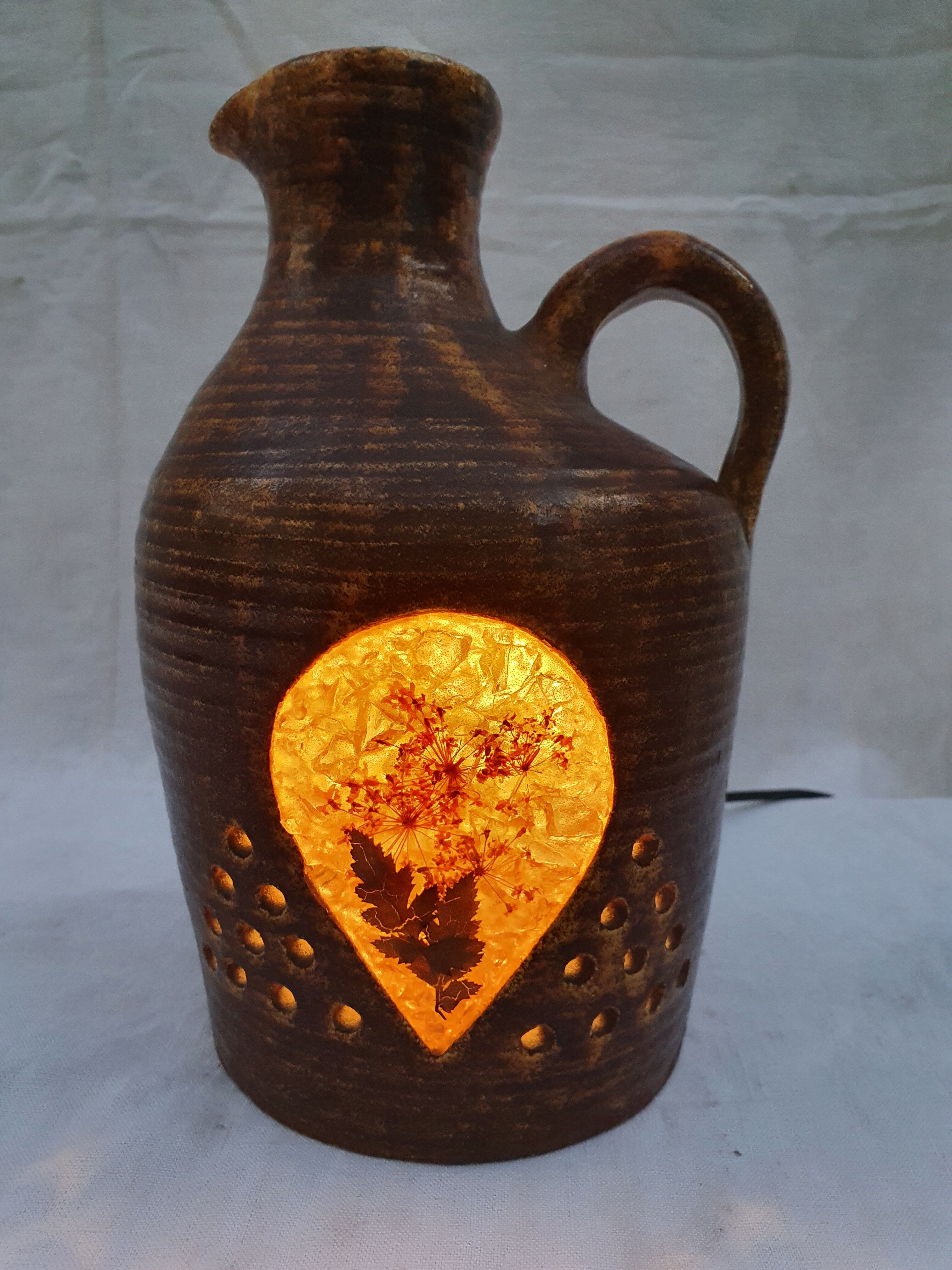 Accolay pitcher lamp