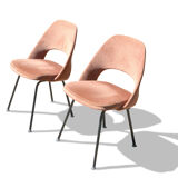 Pair of "Conference" chairs by Eero Saarinen in velvet Knoll