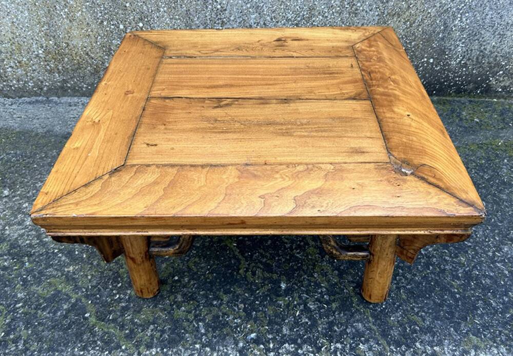 Small Chinese Kang or offering table, late 19th century.