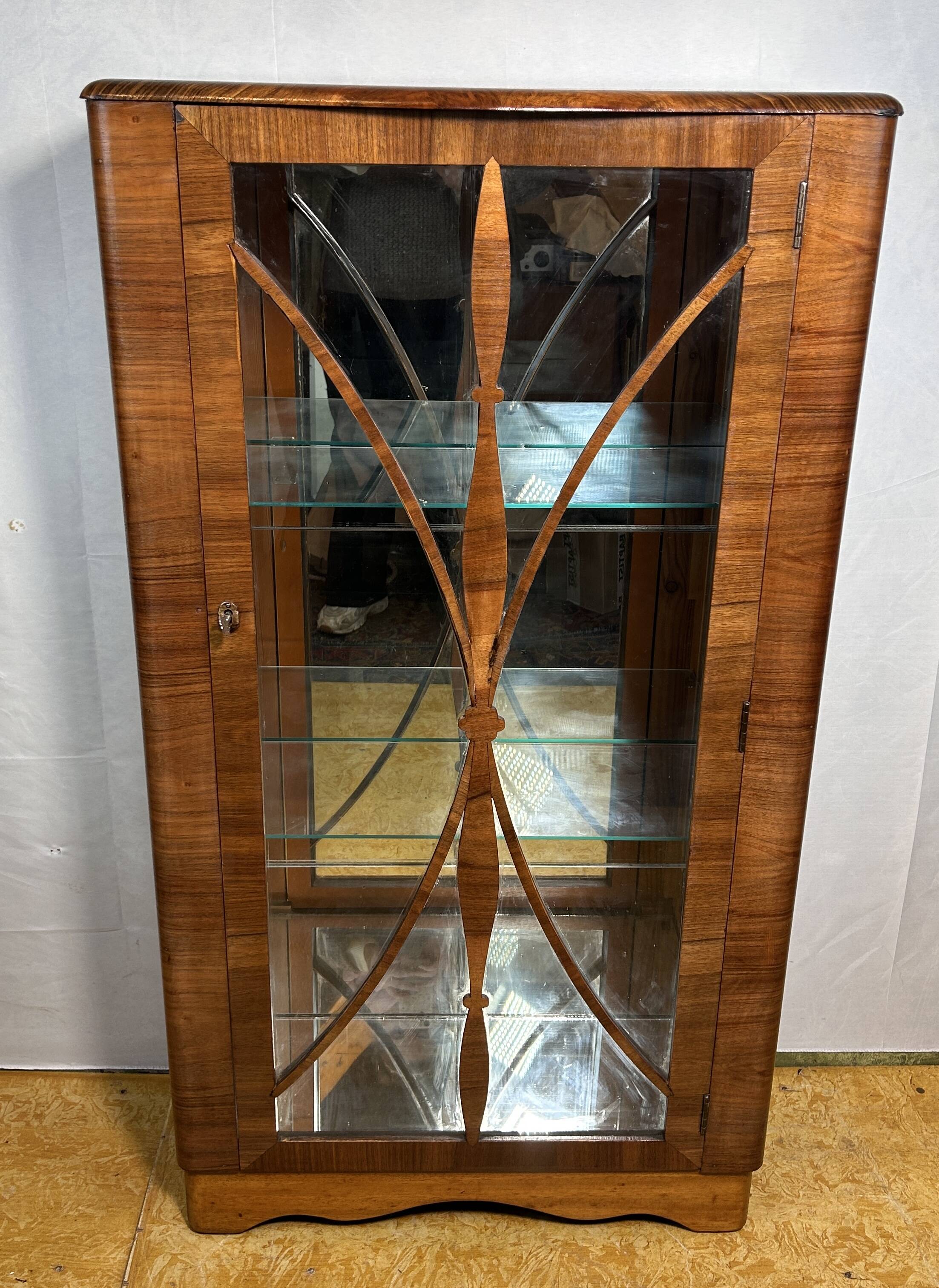 Art deco vintage brocante display cabinet walnut 1920-1930