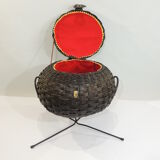 sewing worker / vintage / sewing box
