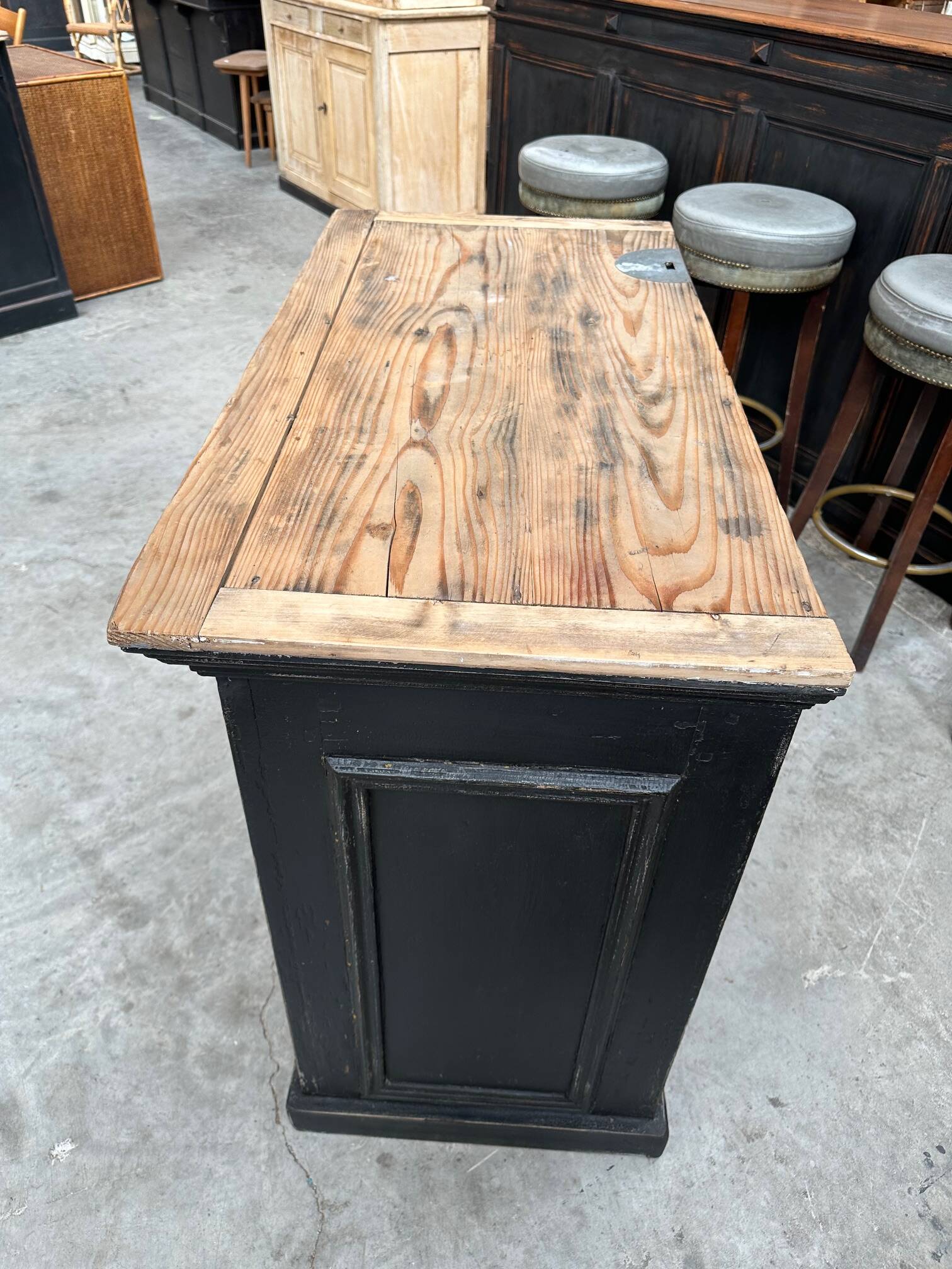 Small shop counter from the early 20th century