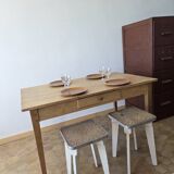 Old farmhouse table for 4/6 people.