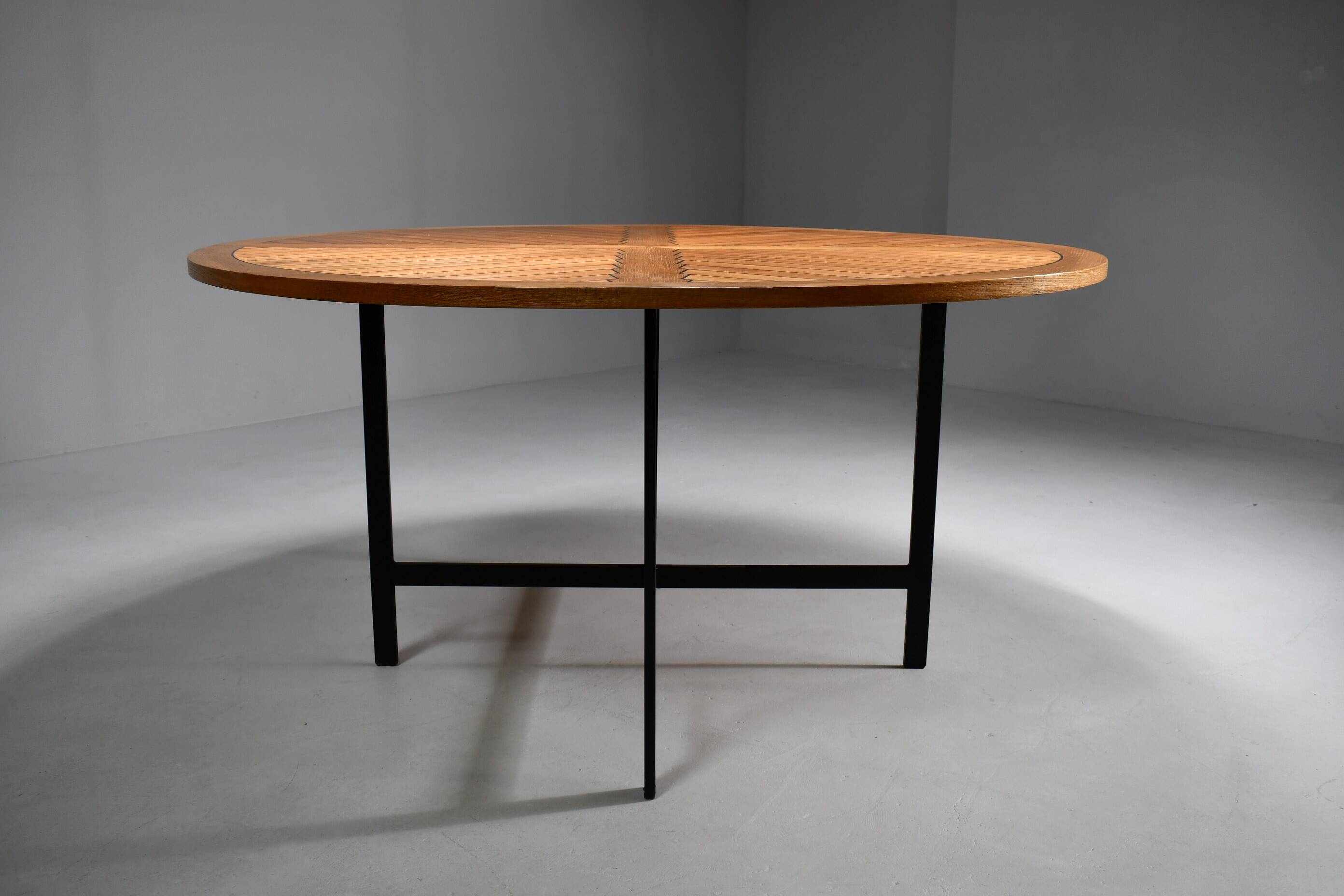 Round Dining table by Olle Pira. 1970s, Sweden