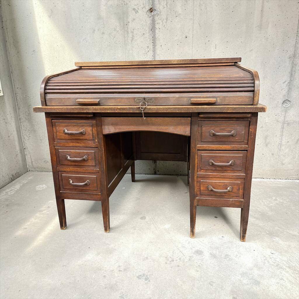 Bureau américain vintage en bois avec volet roulant