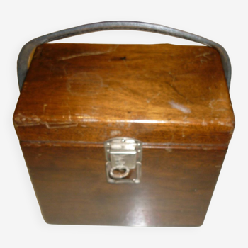 Wooden instrument box from the USA from 1935