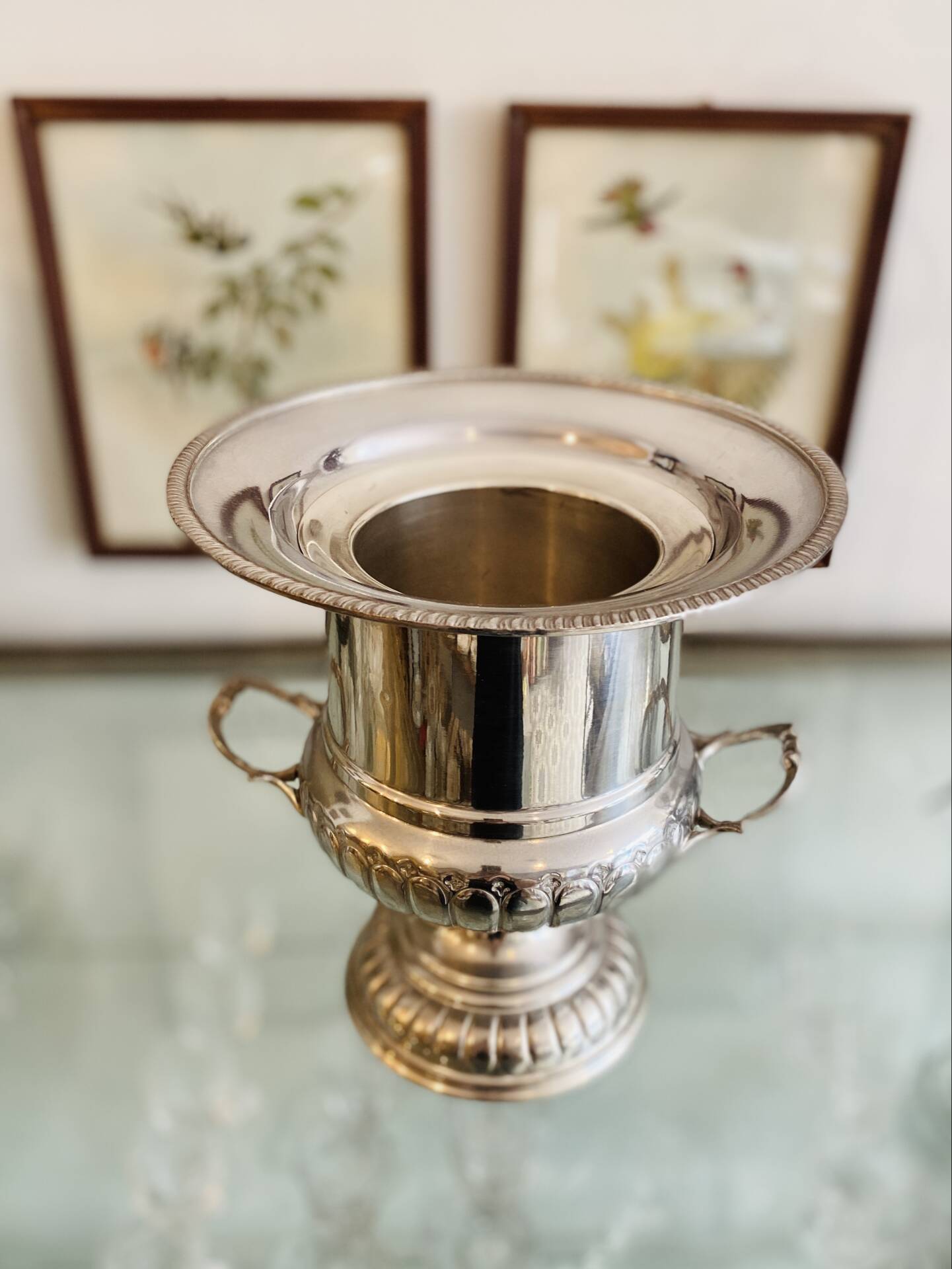 Silver-plated metal champagne bucket ice bucket