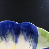 Flower dish dabbling