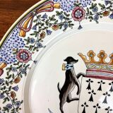 Brittany early 20th century: huge dish with coats of arms and dogs with hand-painted decorations circa 1930-1950