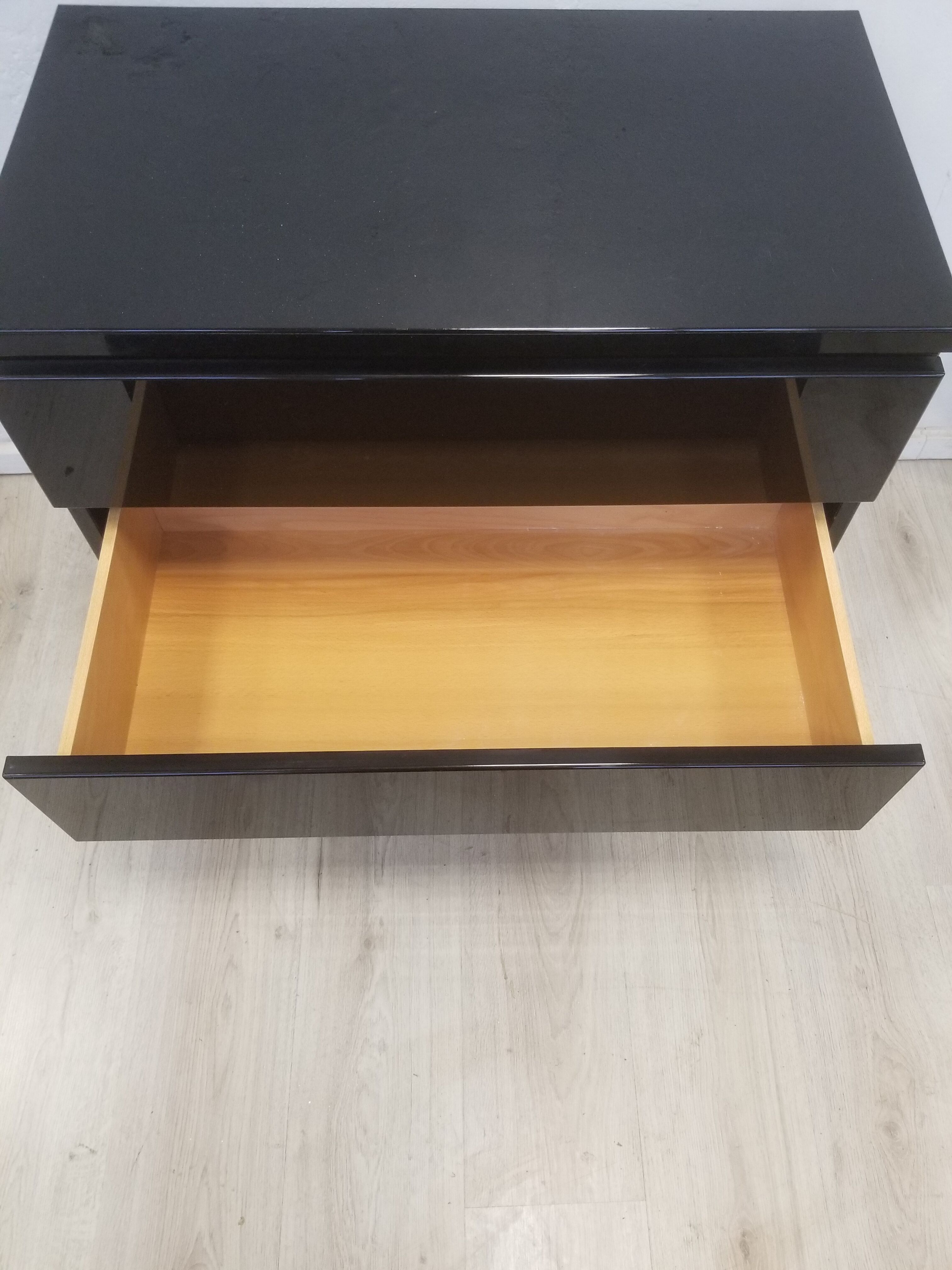 Eric Maville dresser