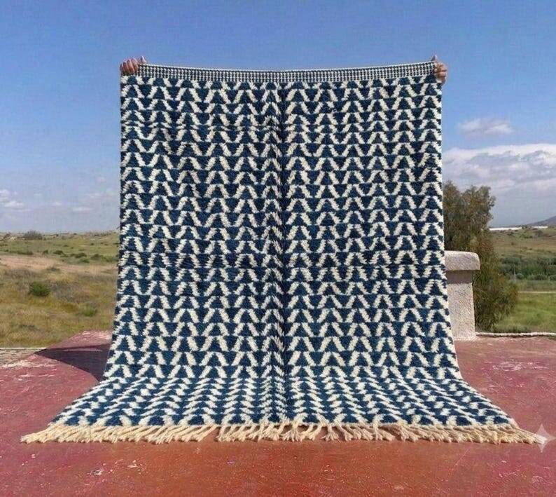 Moroccan Berber rug blue and ecru 300x200 cm – geometric pattern