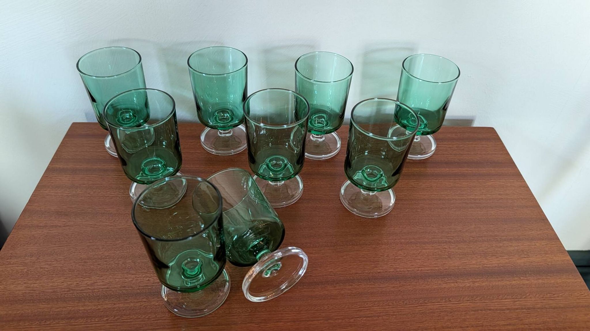 Set of 9 green glasses from the 70s.