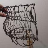 Small basket of rounded wire