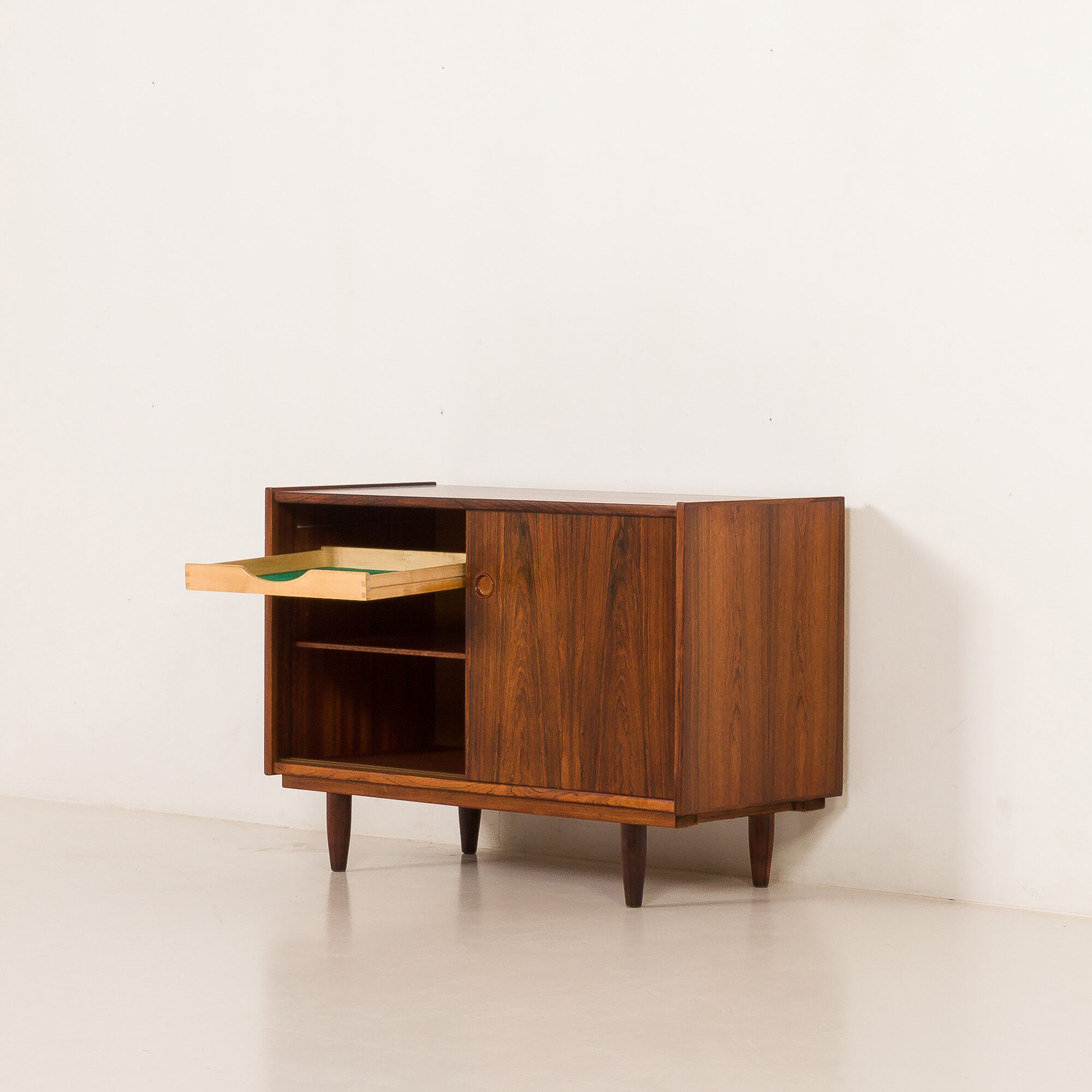 Danish small rosewood sideboard attributed to Hundevad, 1960s
