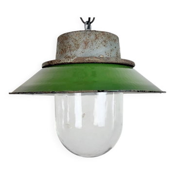 Suspension industrielle en tôle émaillée verte et fonte, années 1960