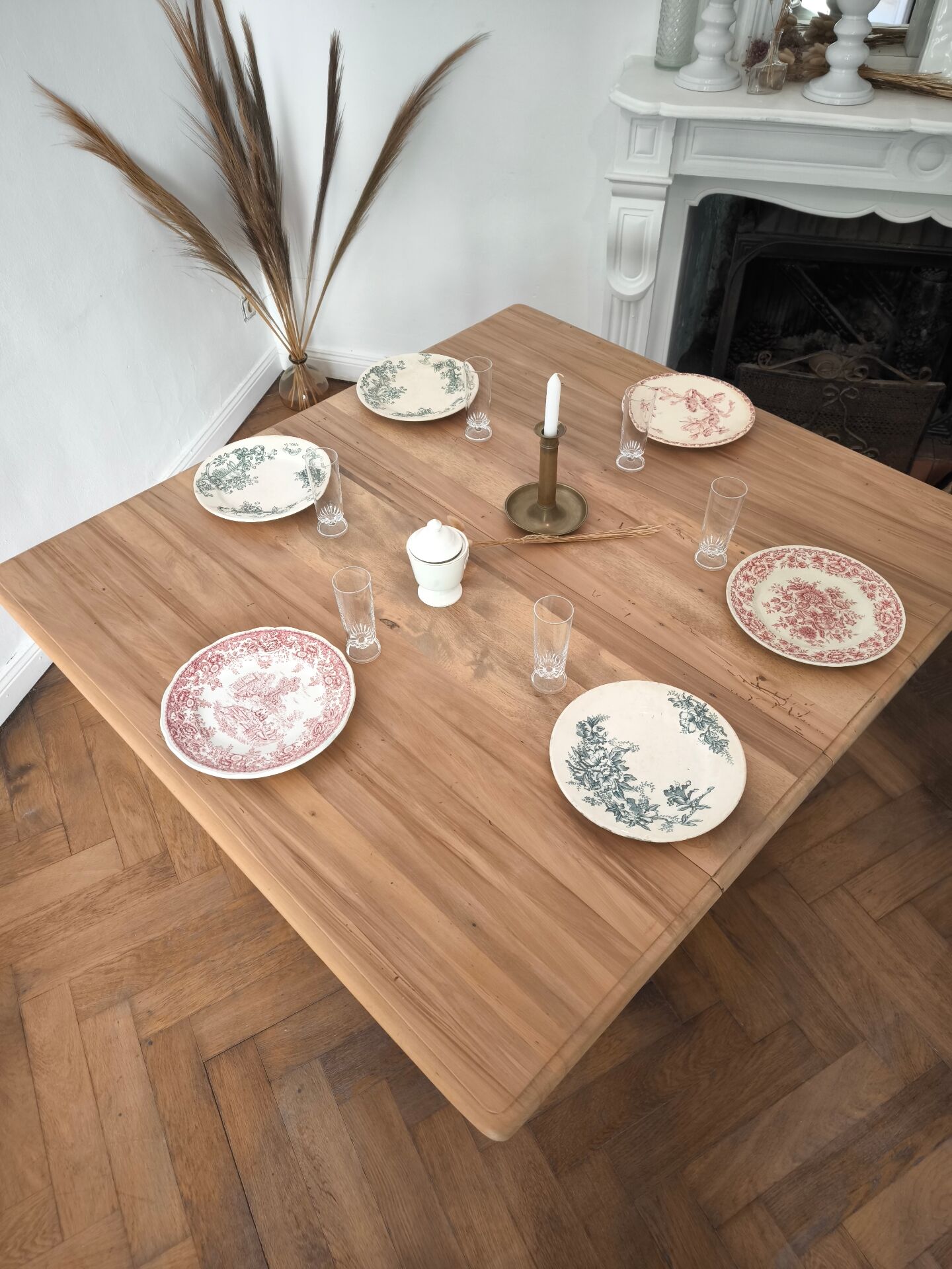Henri II mid-table in solid walnut – Custom finish