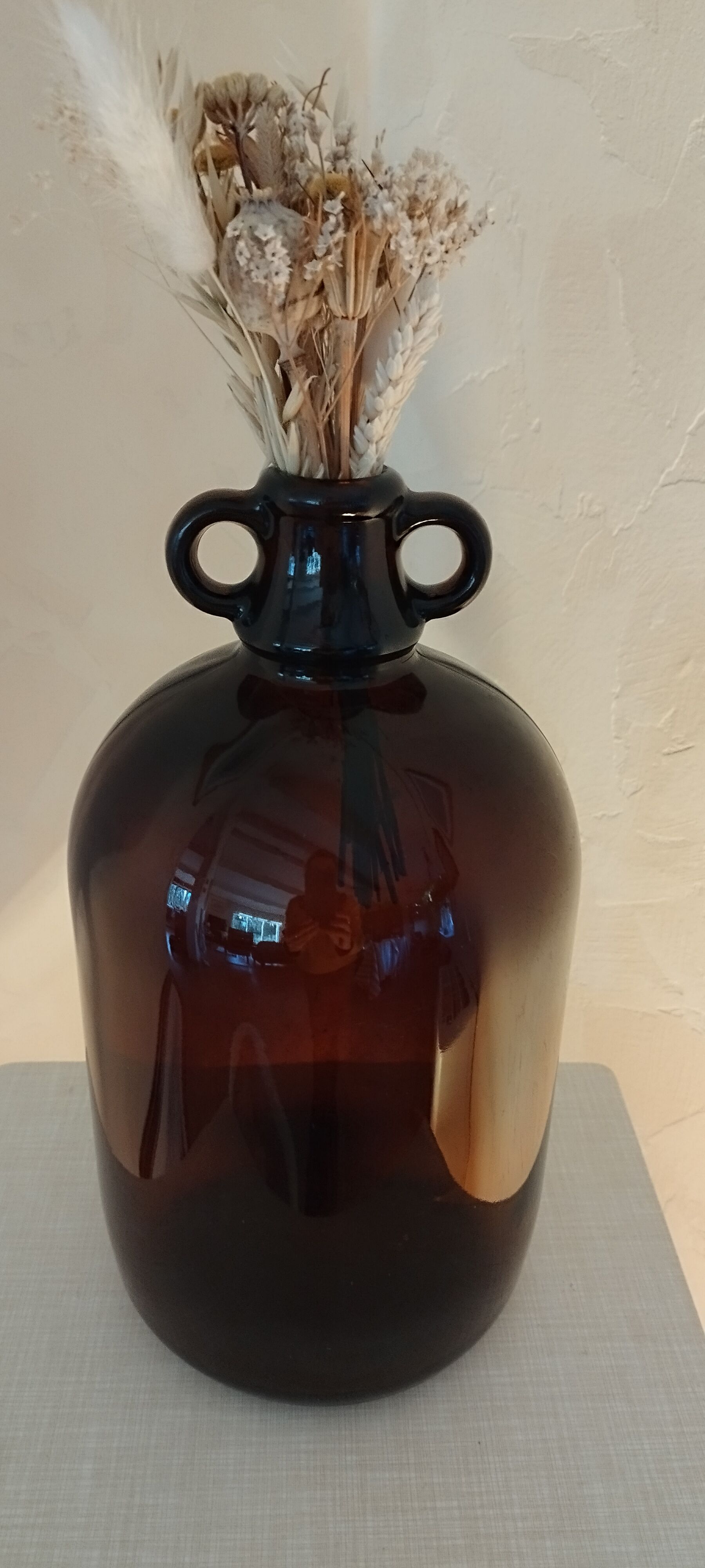 Amber glass cylinder with 2 handles