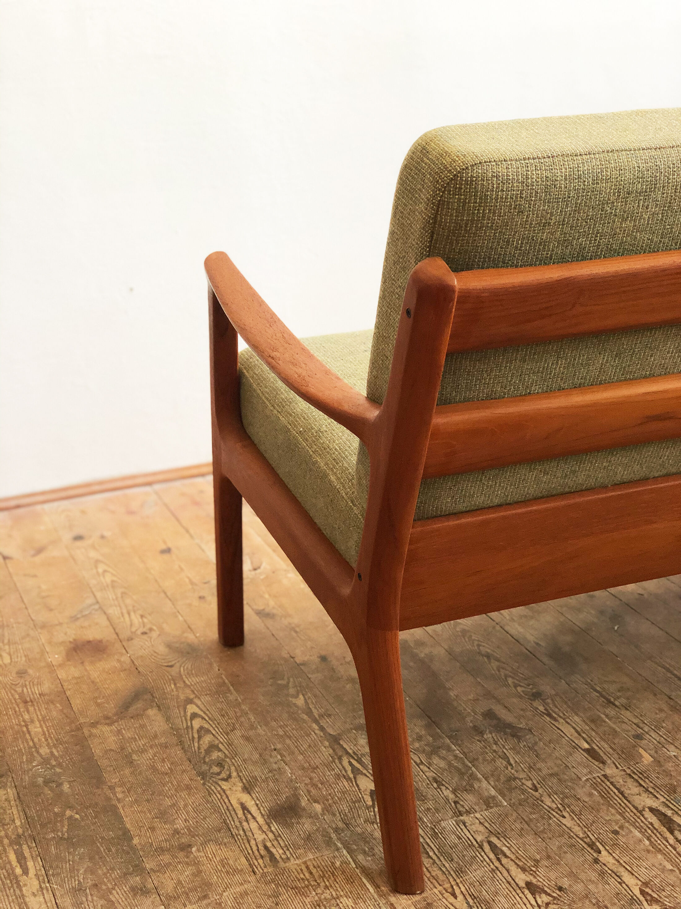 Mid-century modern teak sofa, senator series by Ole Wanscher for Cado