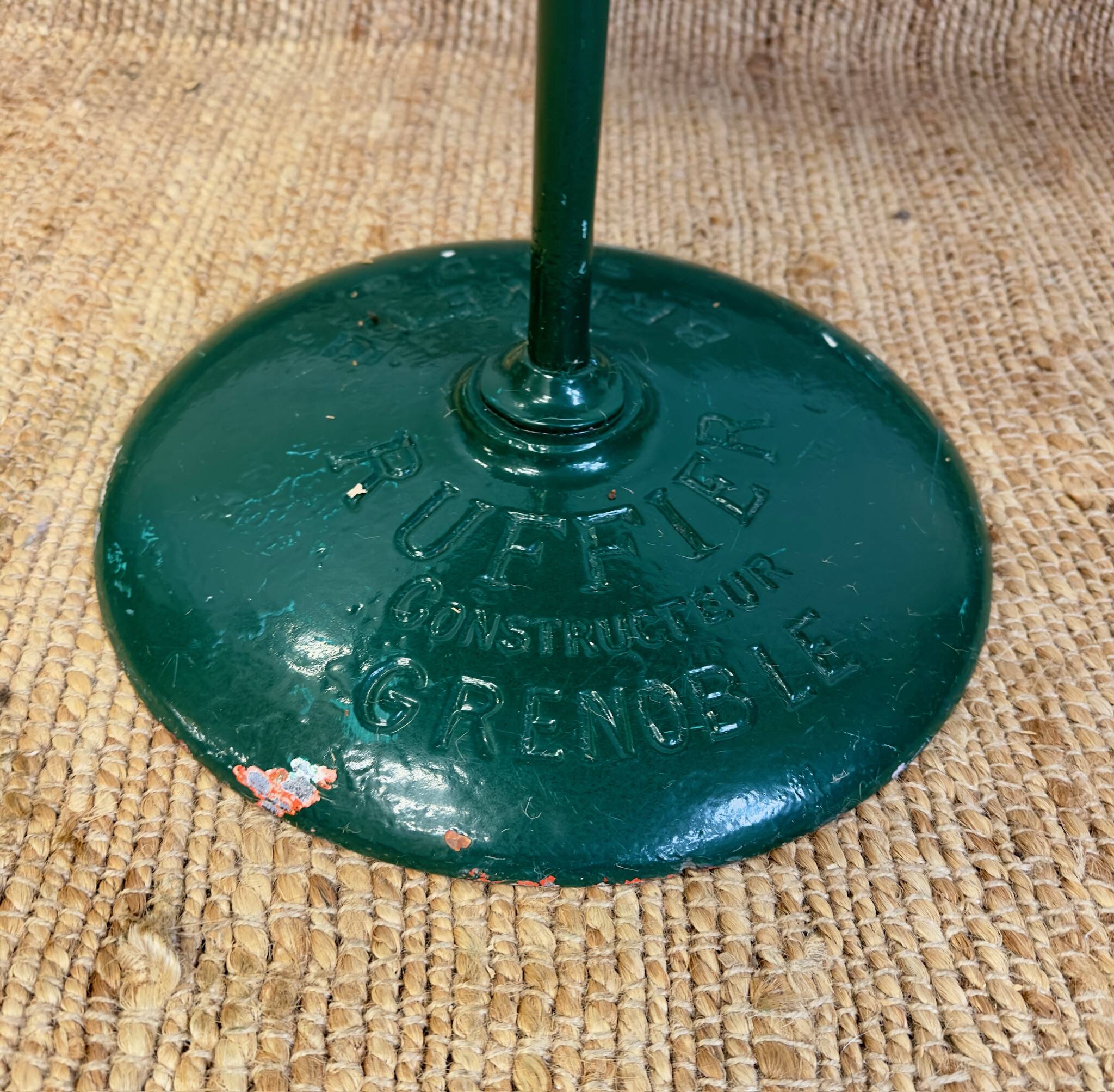 Table bistrot ancienne en métal –Ruffier Grenoble – peinture émaillé