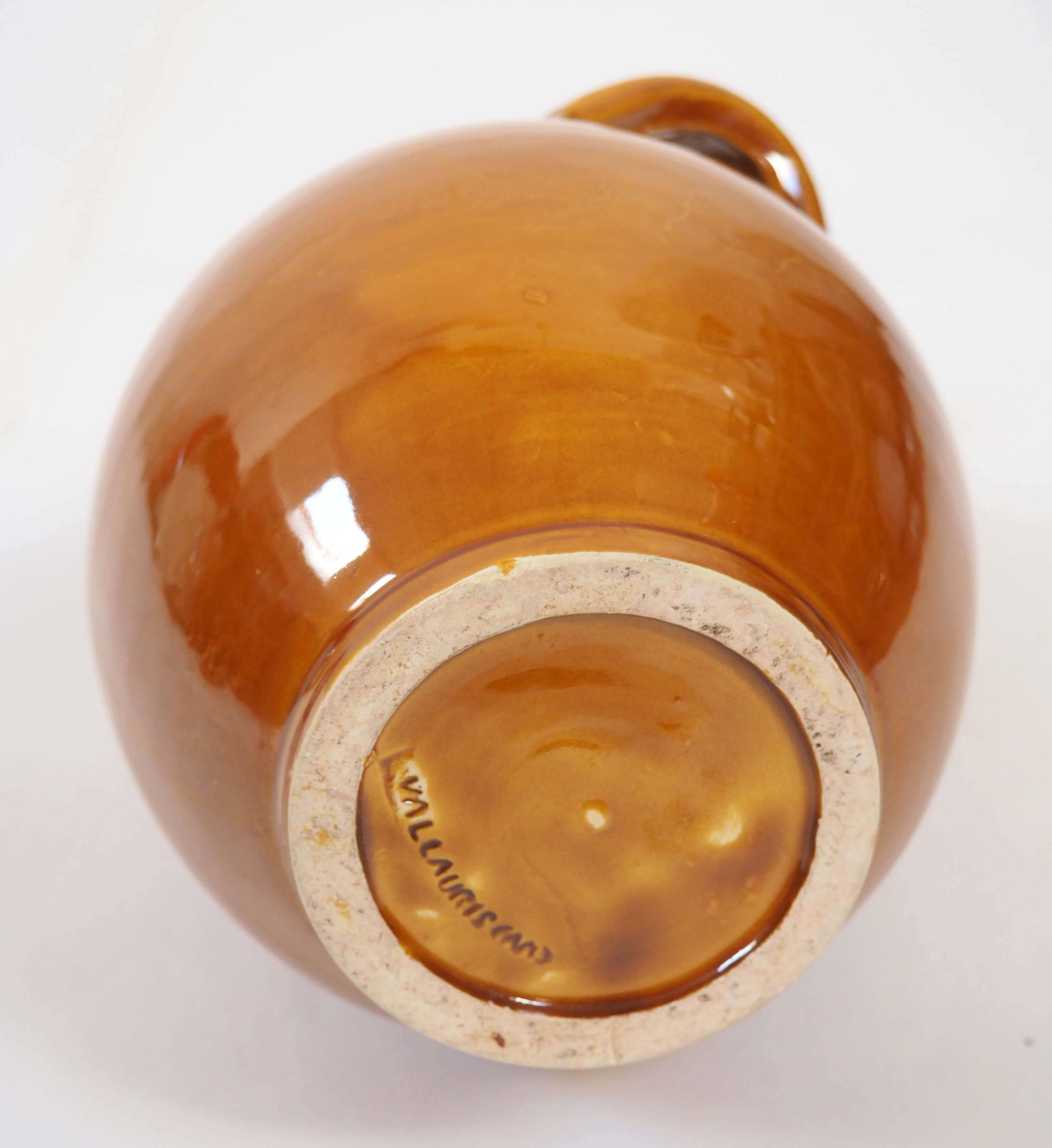 Vase amphora with cove