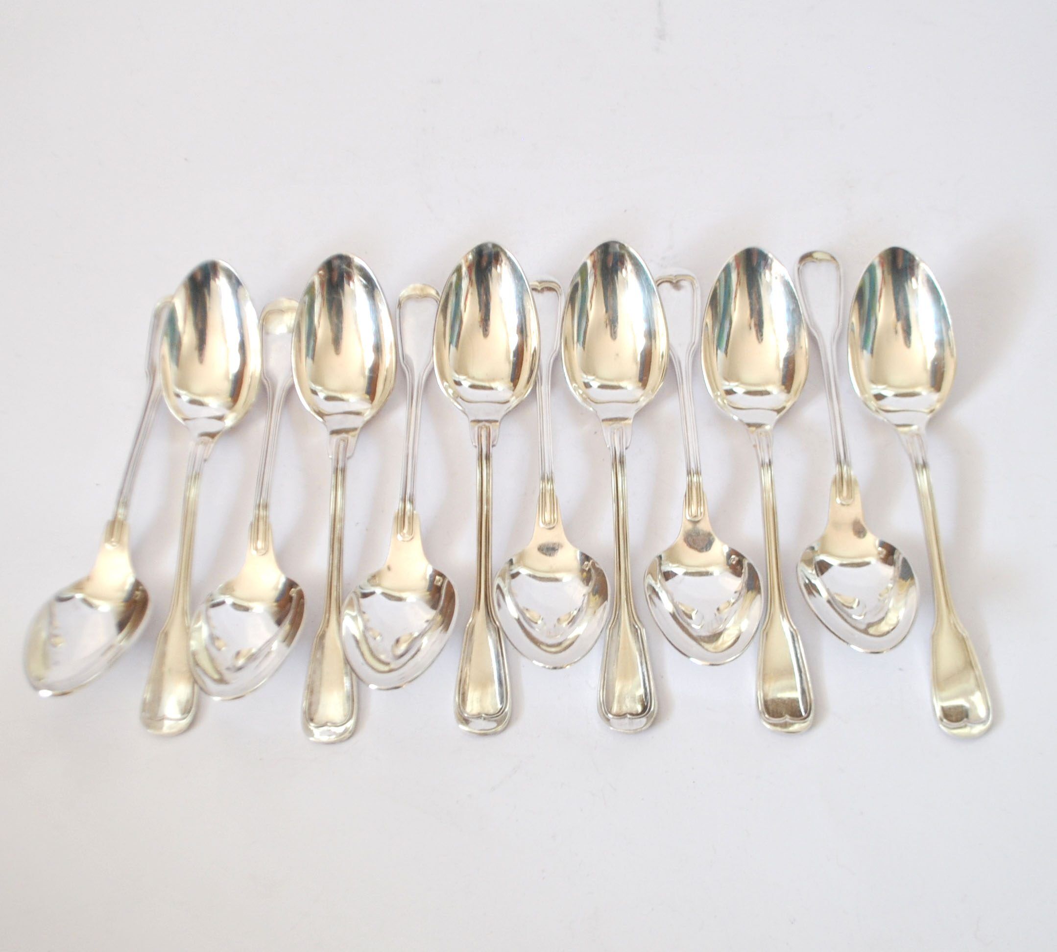 12 cuillères à dessert, café anciennes St Médard modèle filet style Chinon