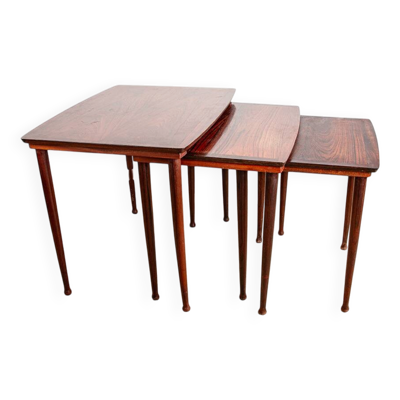 Trois tables Gigognes Danoise en Palissandre par Mobelintersia 1960.