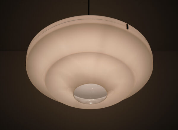 Plafonnier Acrylique Blanc Yki Nummi Style années 1970 Italie