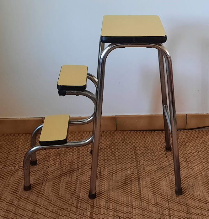 Stepladder stool