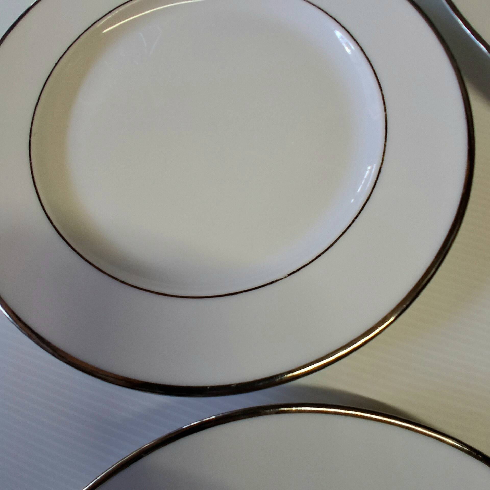 Set of 6 flat plates from Guy Degrène model "Galon Platine" in BE.