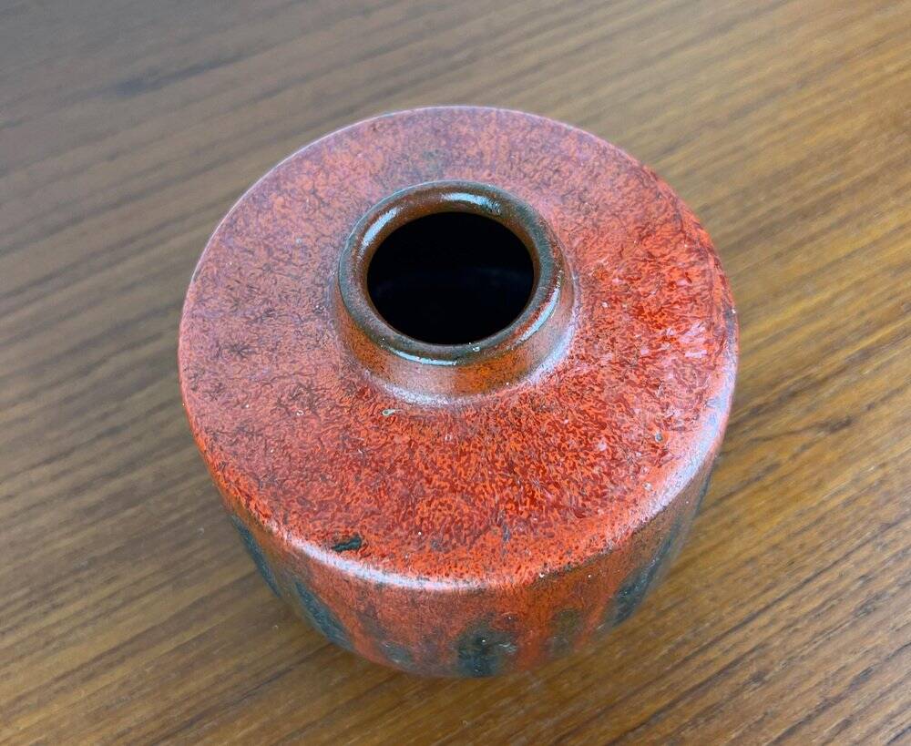Brutalist studio pottery vase by Lu and Gerd Grove, 1964.