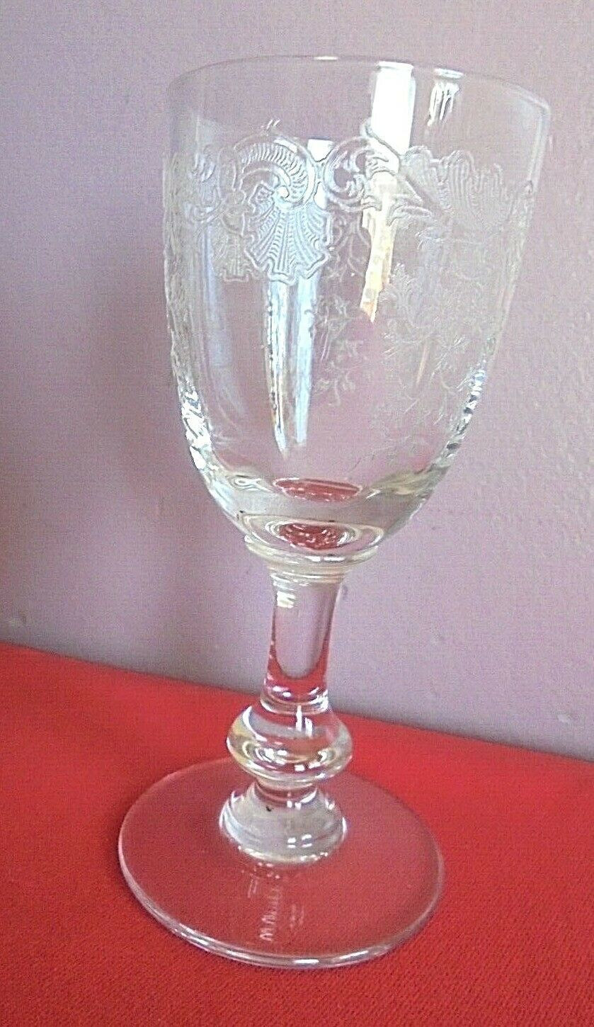 6 glasses of crystal liquor St Louis chiseled patterns not signed High. 12 cm