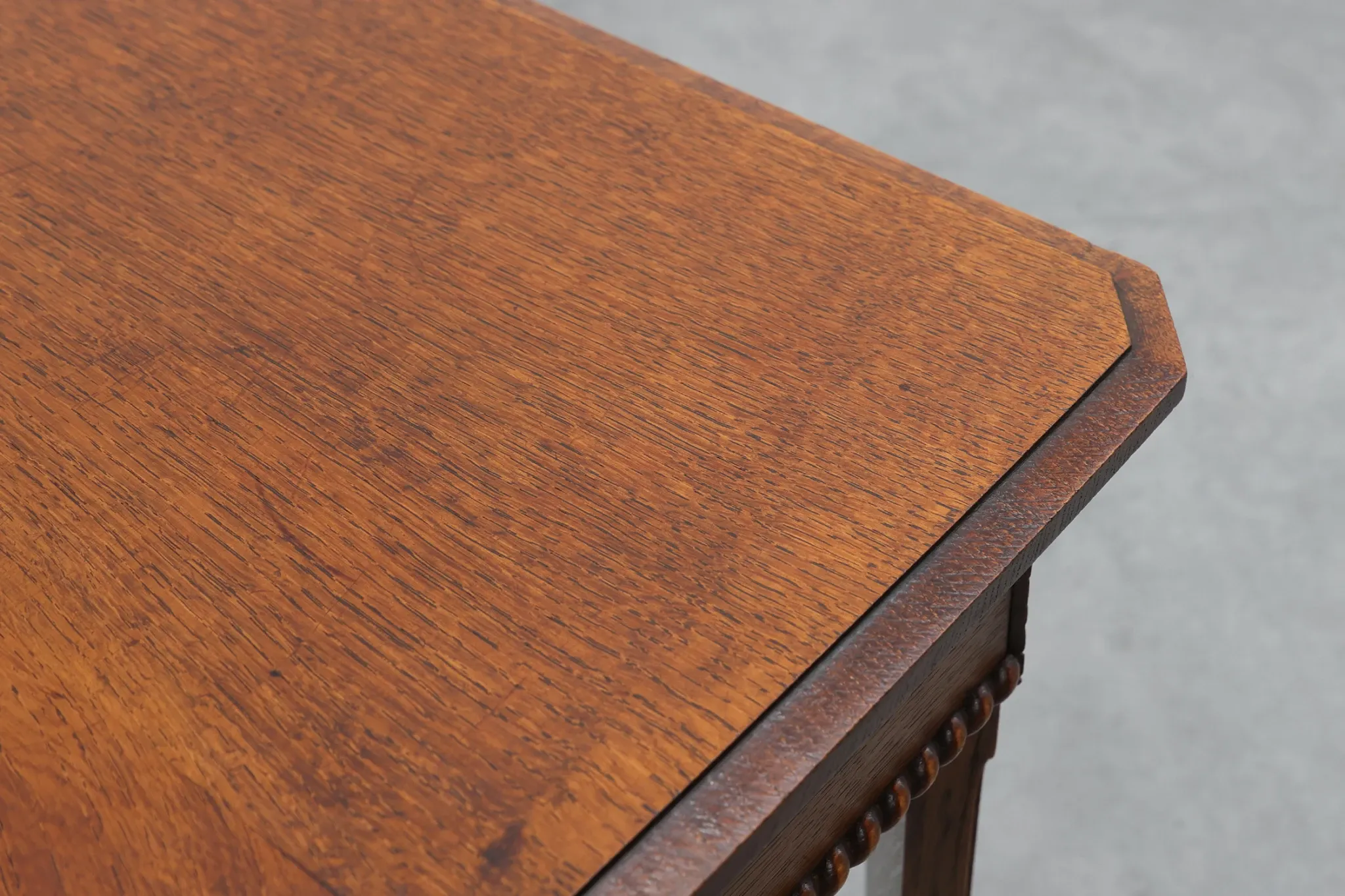 French Art Deco Side Table with Fluted Legs, Carved Frieze and X-Stretcher,