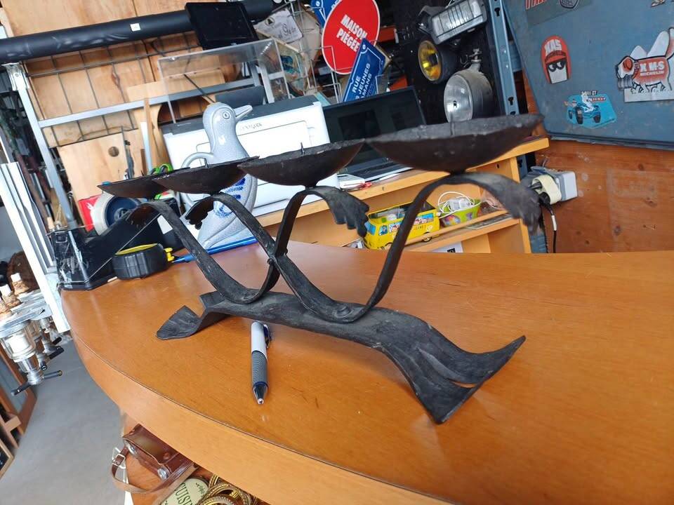 Candle holder with 4 lights in handcrafted wrought iron - Brutalist style