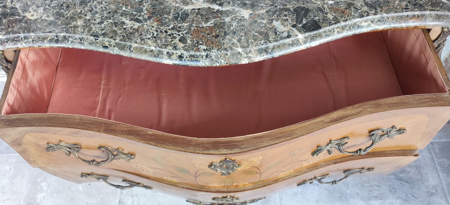 Curved chest of drawers Louis XV style