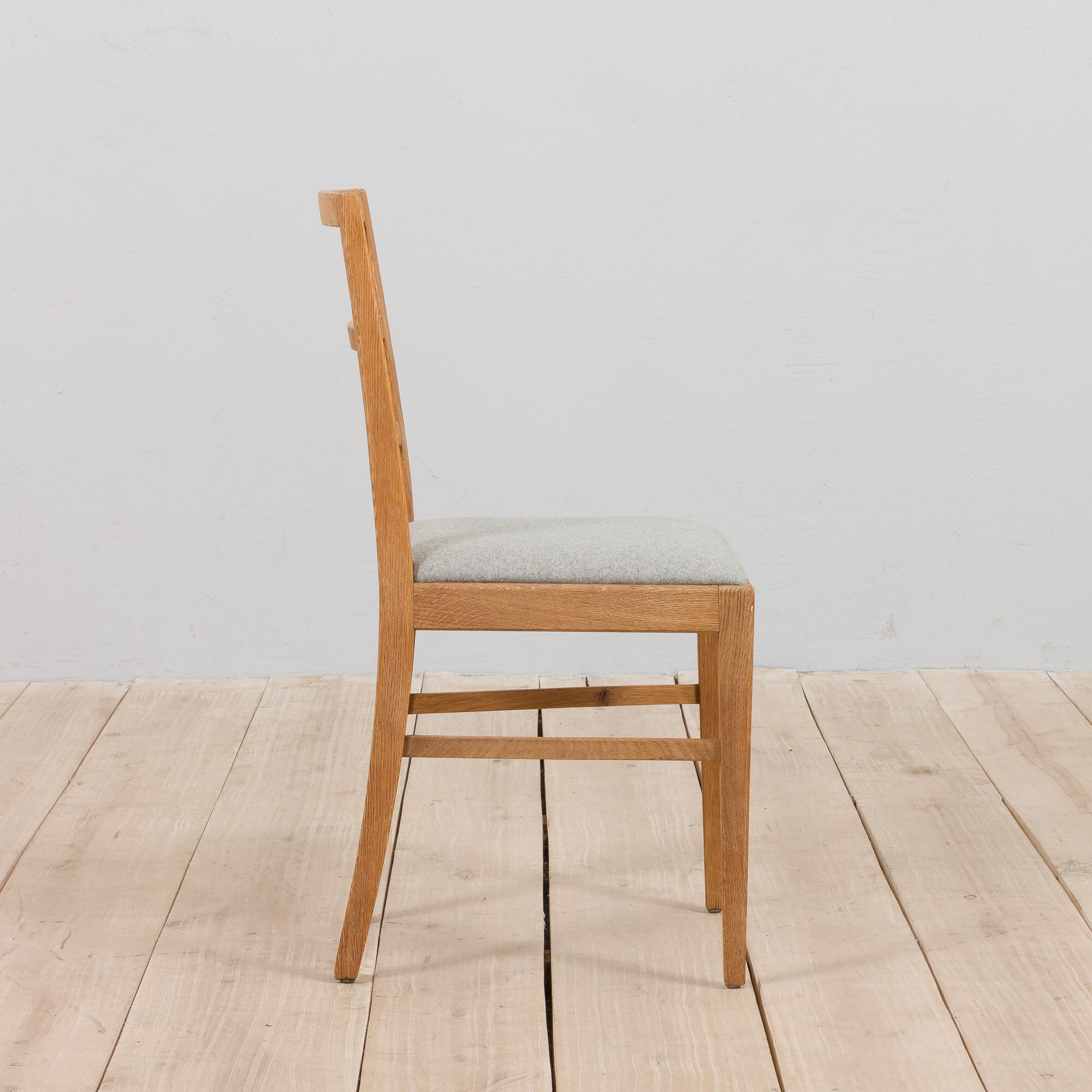 Set Of 6 Mid Century oak dining chairs by Fritz Hansen, natural wool upholstery, 1950s