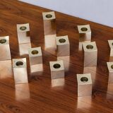 Groupe de bougeoirs en laiton massif cubiques par Gusum Metallslöjden, Suède