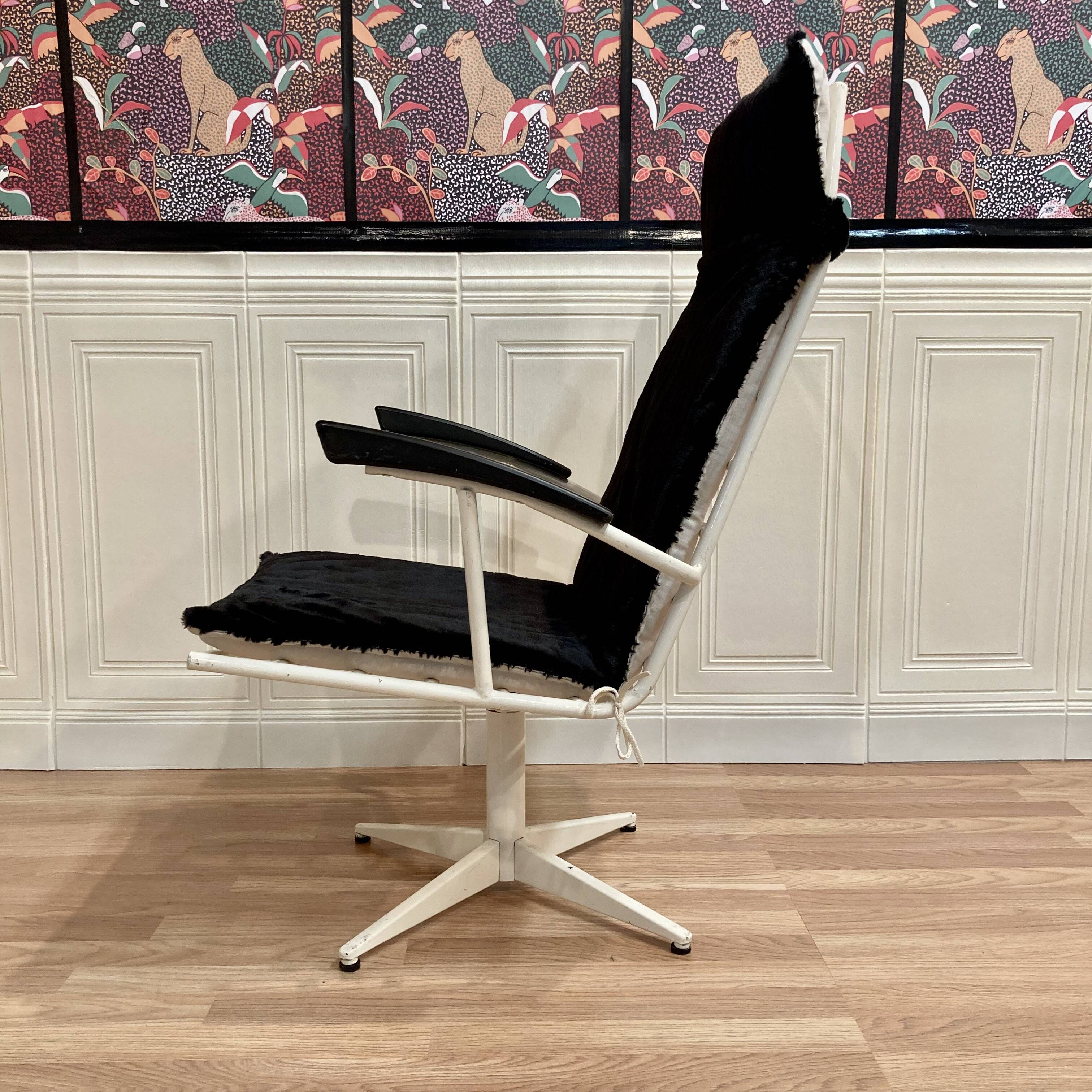 Set of 2 metal and bakelite armchairs design 1960.