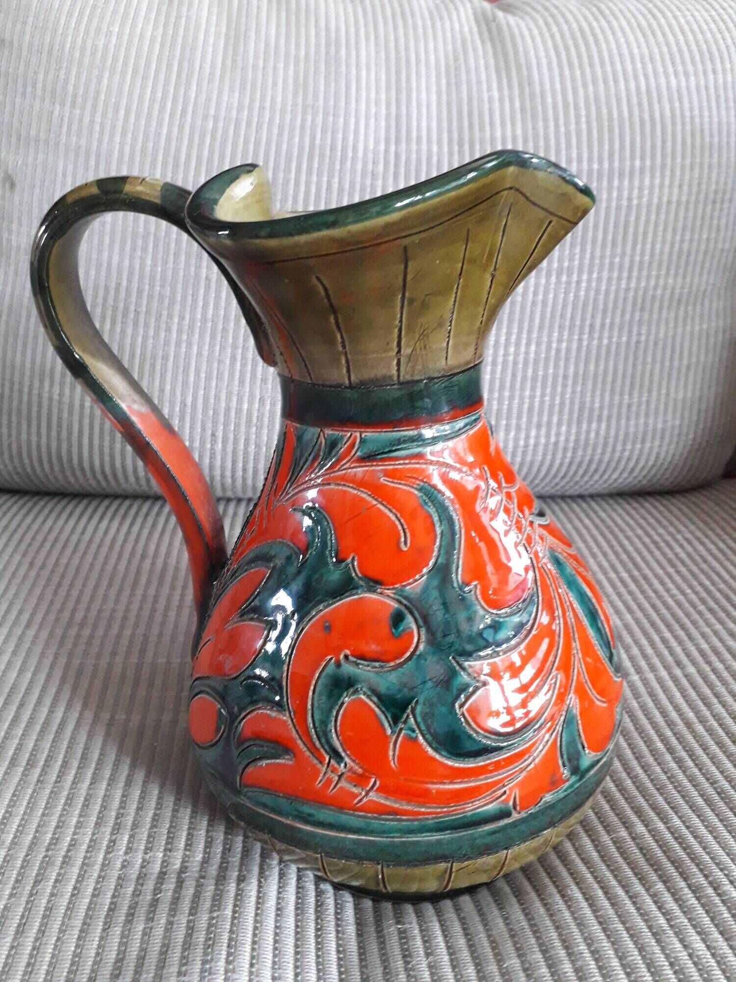 Vintage pitcher signed in Italian ceramic.
