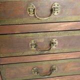 Paire de tables de chevet en bois, laiton et cuivre