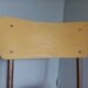 Chaise d'école adulte revisitée en jaune