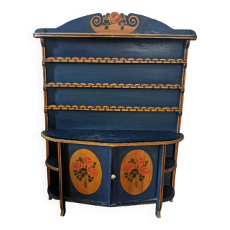 Children's dresser