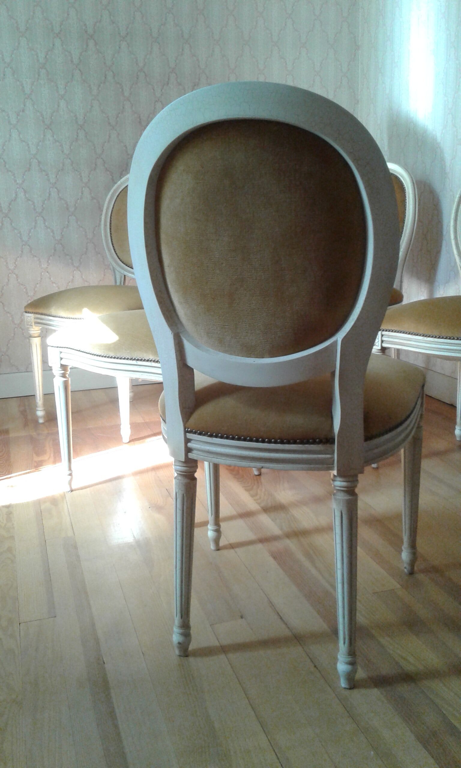 6 chaises medaillon style Louis XVI en velours orangé